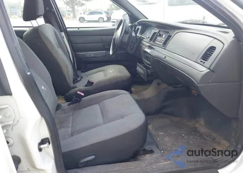 2010 Ford Crown Victoria Police Interceptor из США, поврежденный, VIN 2FABP7BV8AX146371